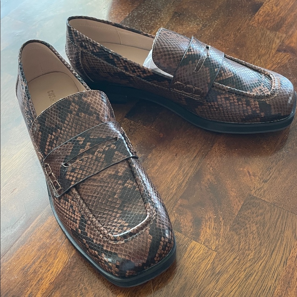 CUSHIONAIRE Charade Penny Snake-Embossed Pattern, Women’s 8, Brown